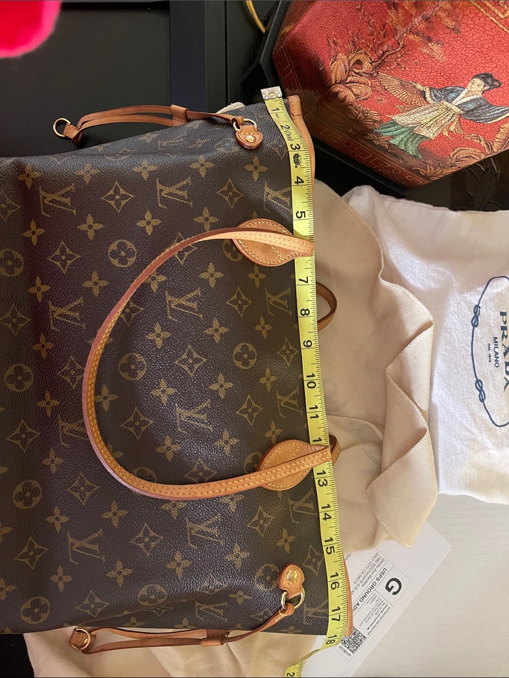 Louis Vuitton Neverfull - Picture 15 of 17